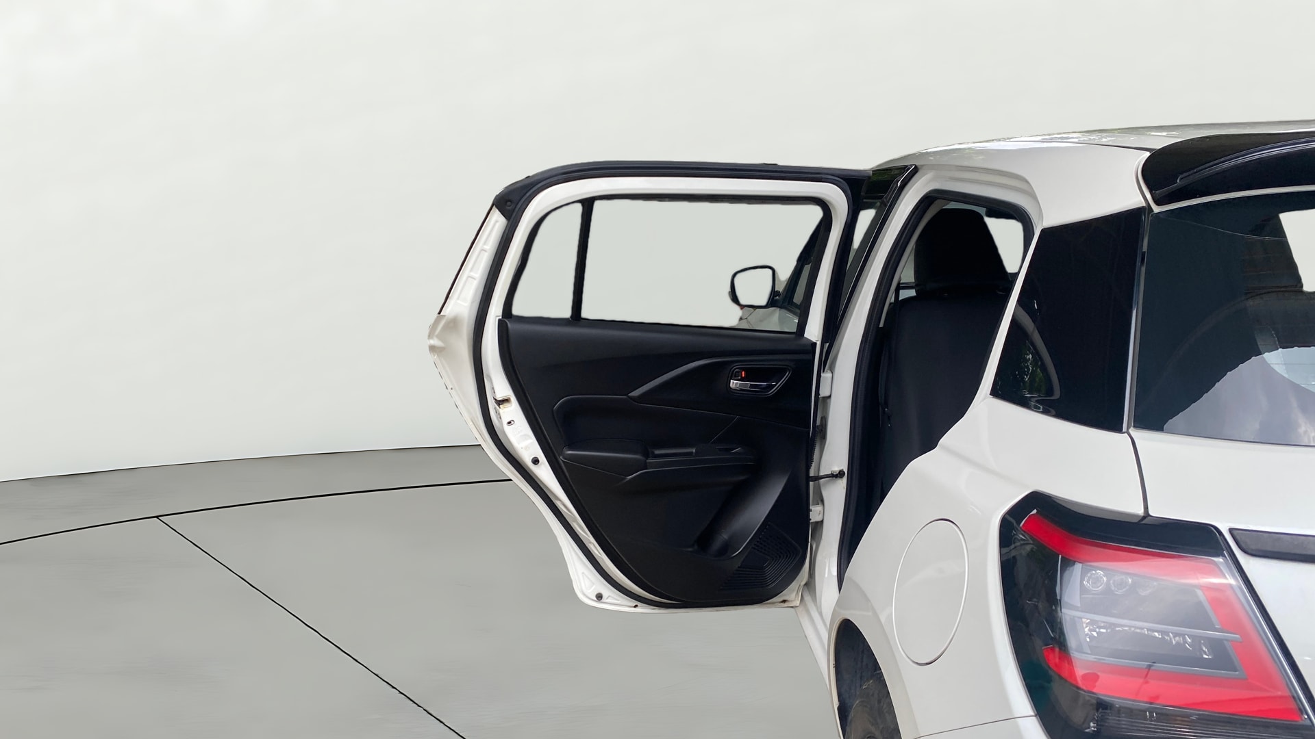 View 2024 Maruti Suzuki 1000 Base Variant Image 22 Used 2024 Maruti Suzuki 1000 Base Variant Image 22