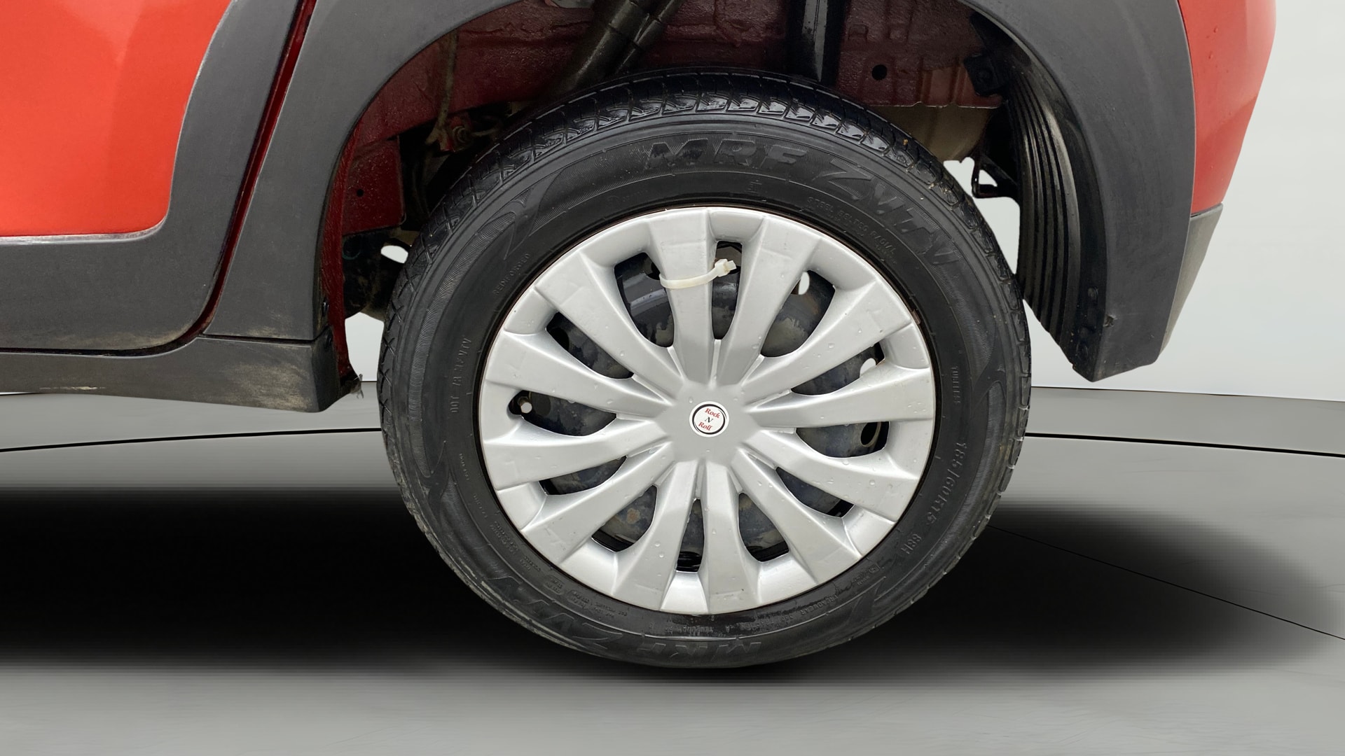 View 2018 Mahindra KUV100 K2 Petrol BS IV Image 11 Used 2018 Mahindra KUV100 K2 Petrol BS IV Image 11