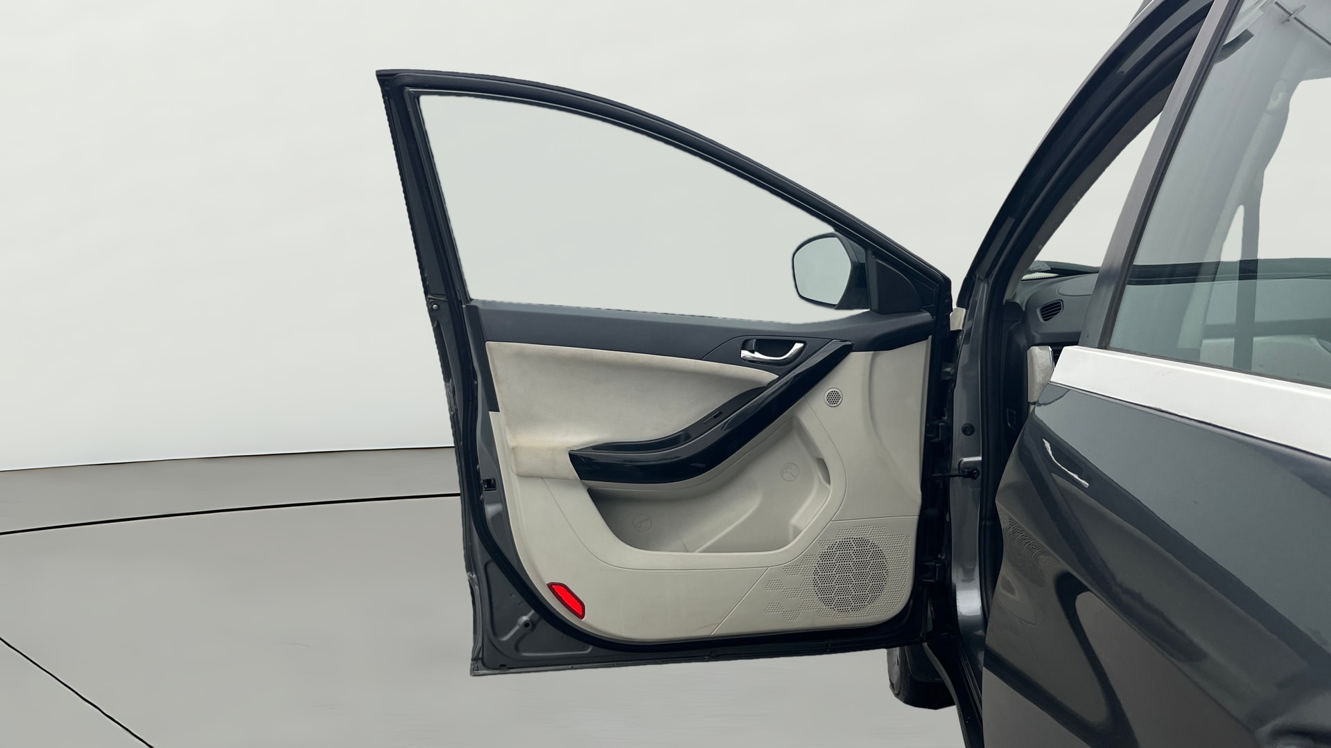 View 2021 Tata Nexon Revotron XE Image 39 Used 2021 Tata Nexon Revotron XE Image 39