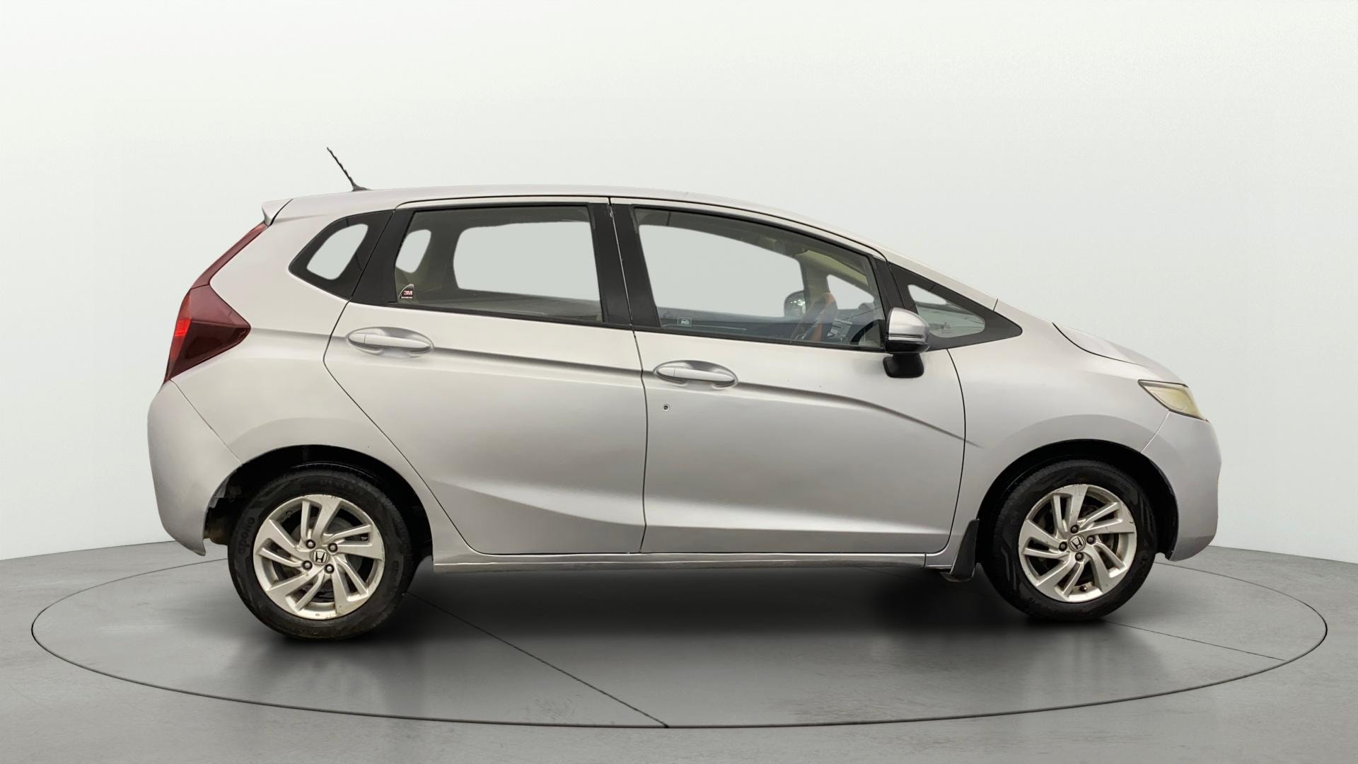 View 2015 Honda Jazz E MT Diesel Image 27 Used 2015 Honda Jazz E MT Diesel Image 27