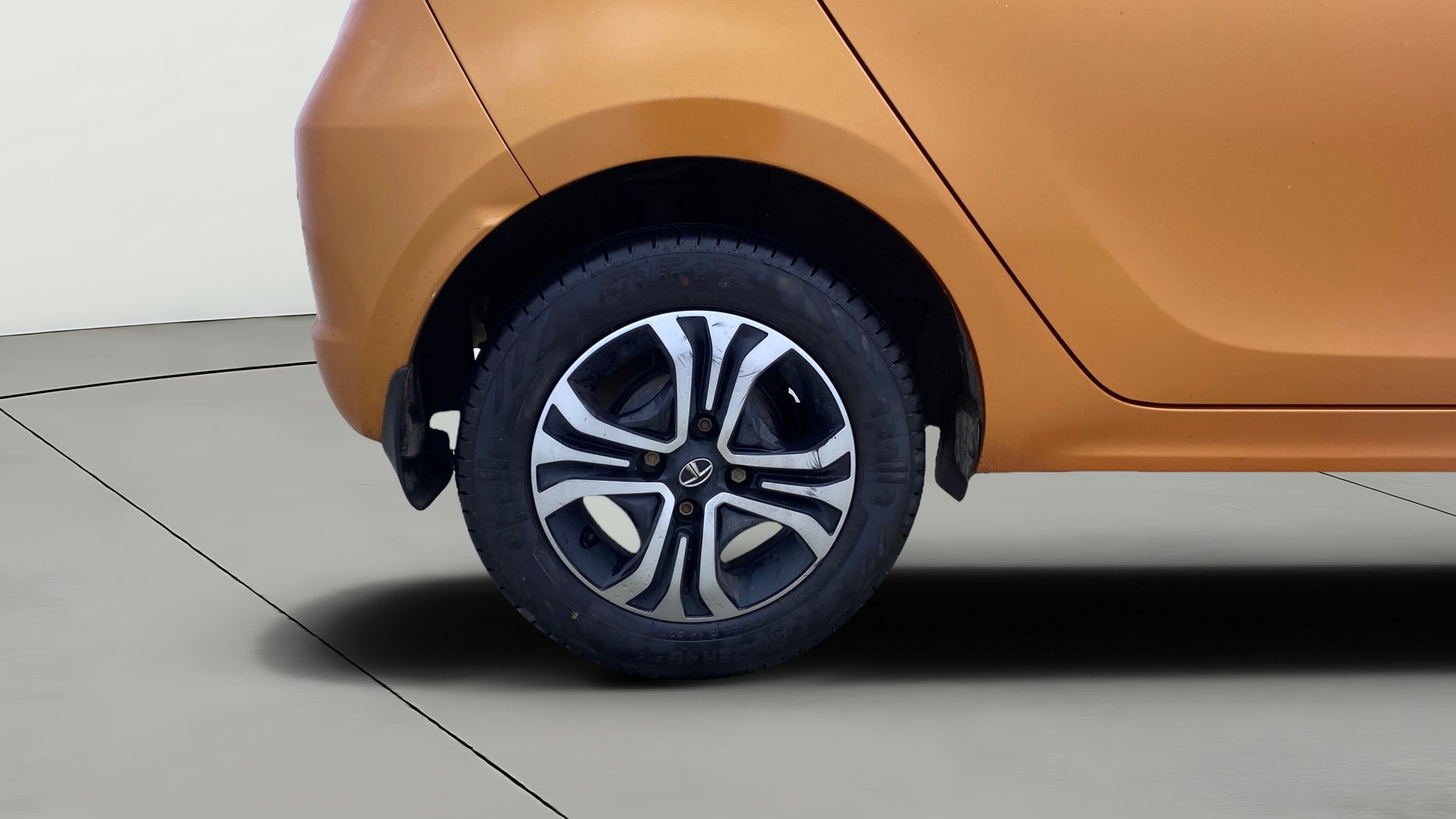 View 2016 Tata Tiago Revotorq XB Image 23 Used 2016 Tata Tiago Revotorq XB Image 23