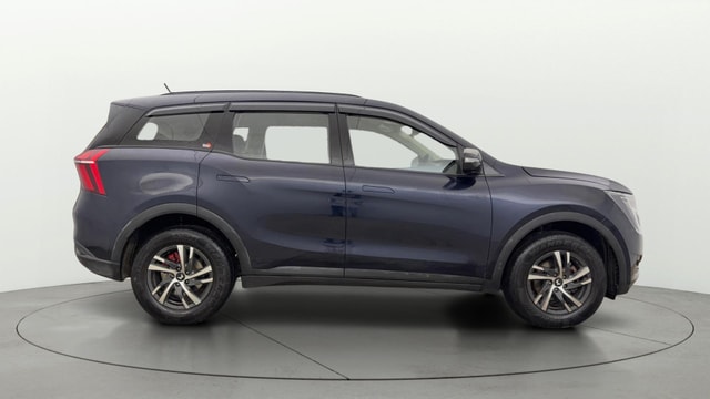 View Mahindra XUV700 Image 8 Used Mahindra XUV700 Image 8
