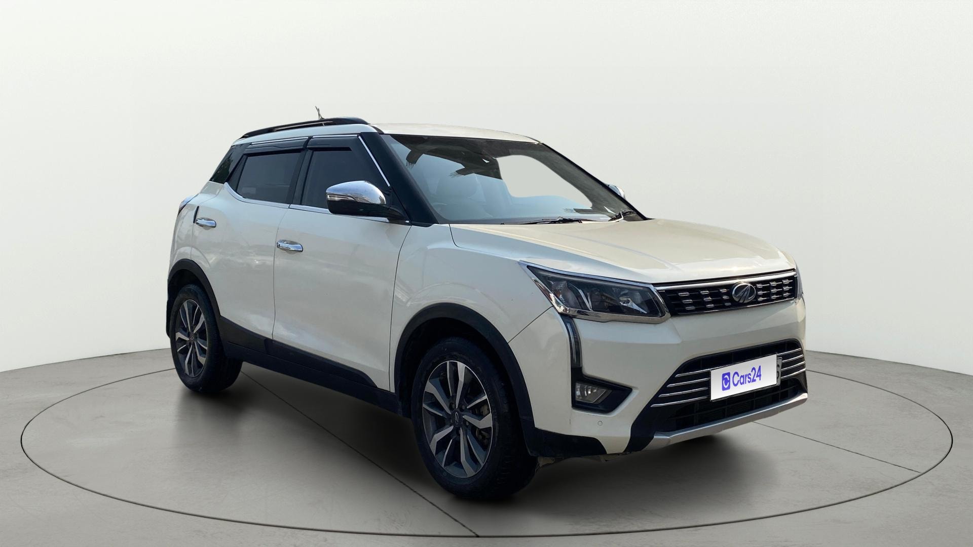 View 2021 Mahindra XUV300 W4 Petrol BS IV Image 14 Used 2021 Mahindra XUV300 W4 Petrol BS IV Image 14