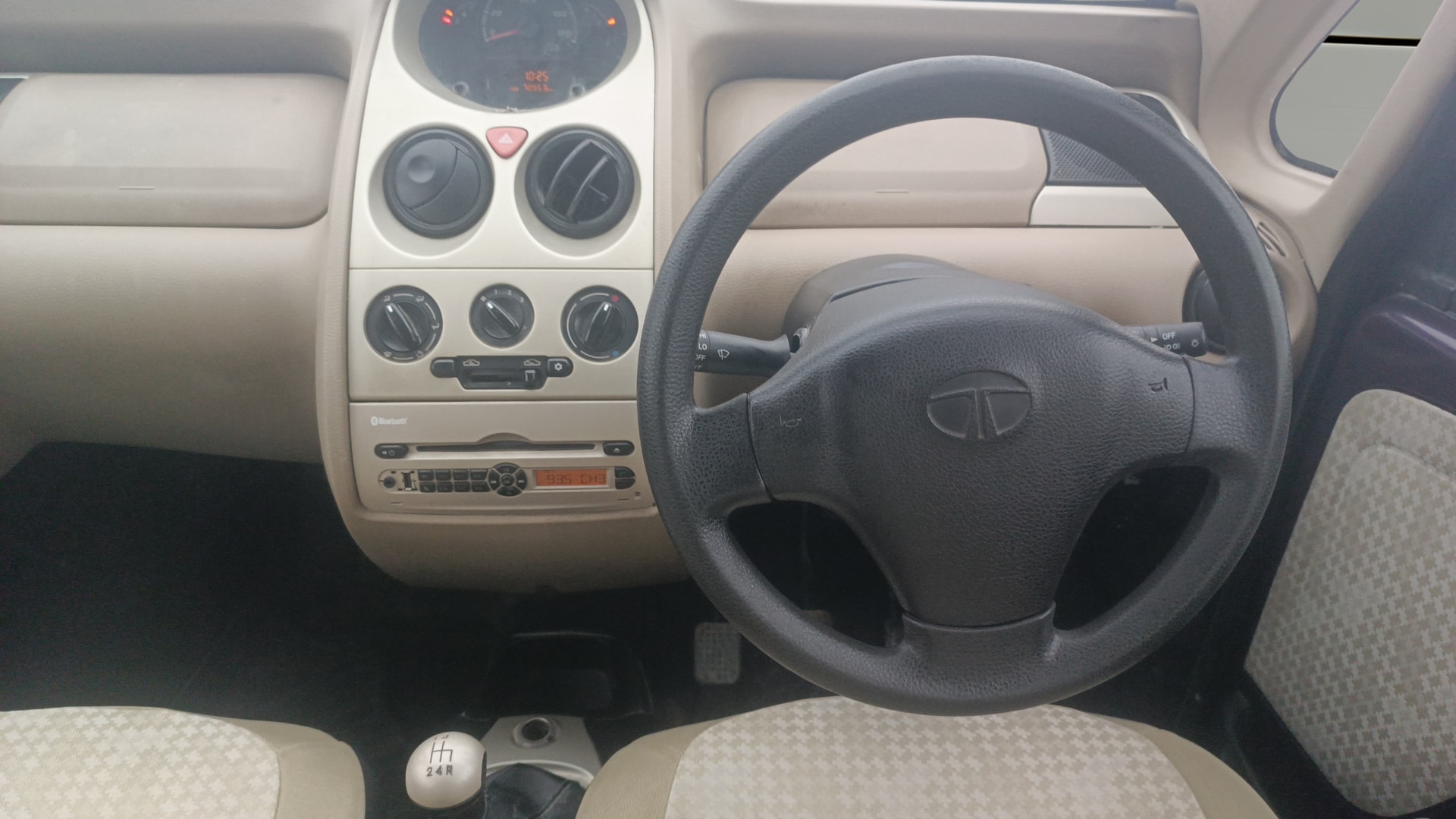View 2014 Tata Nano Twist XT Image 20 Used 2014 Tata Nano Twist XT Image 20