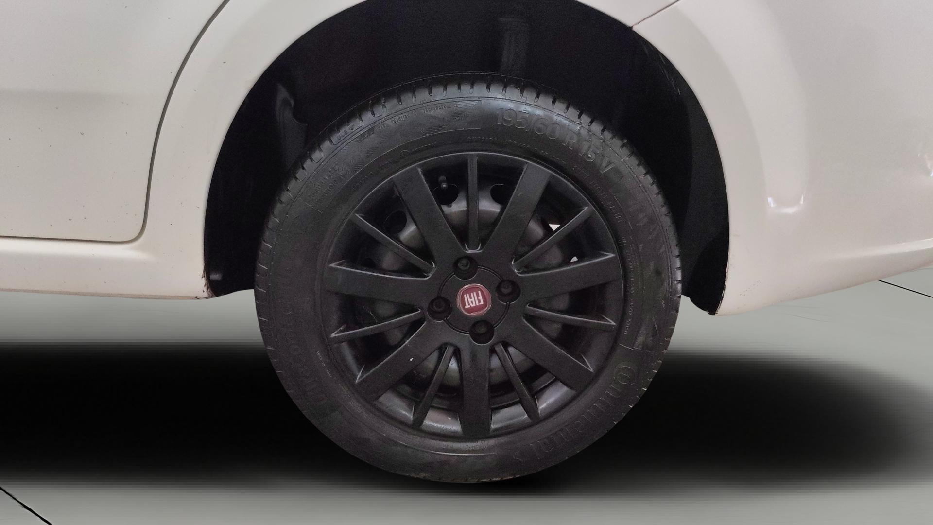 View 2013 Fiat Linea 1.4L Active Fire Petrol Image 11 Used 2013 Fiat Linea 1.4L Active Fire Petrol Image 11