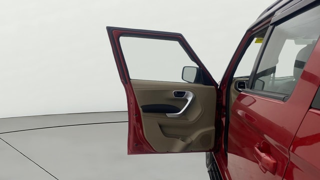 View Mahindra TUV300 Image 30 Used Mahindra TUV300 Image 30