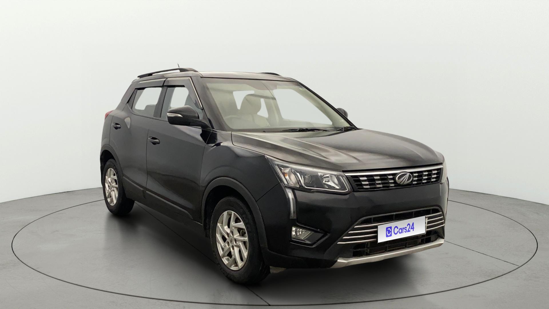 View 2022 Mahindra XUV300 W4 Petrol BS IV Image 23 Used 2022 Mahindra XUV300 W4 Petrol BS IV Image 23