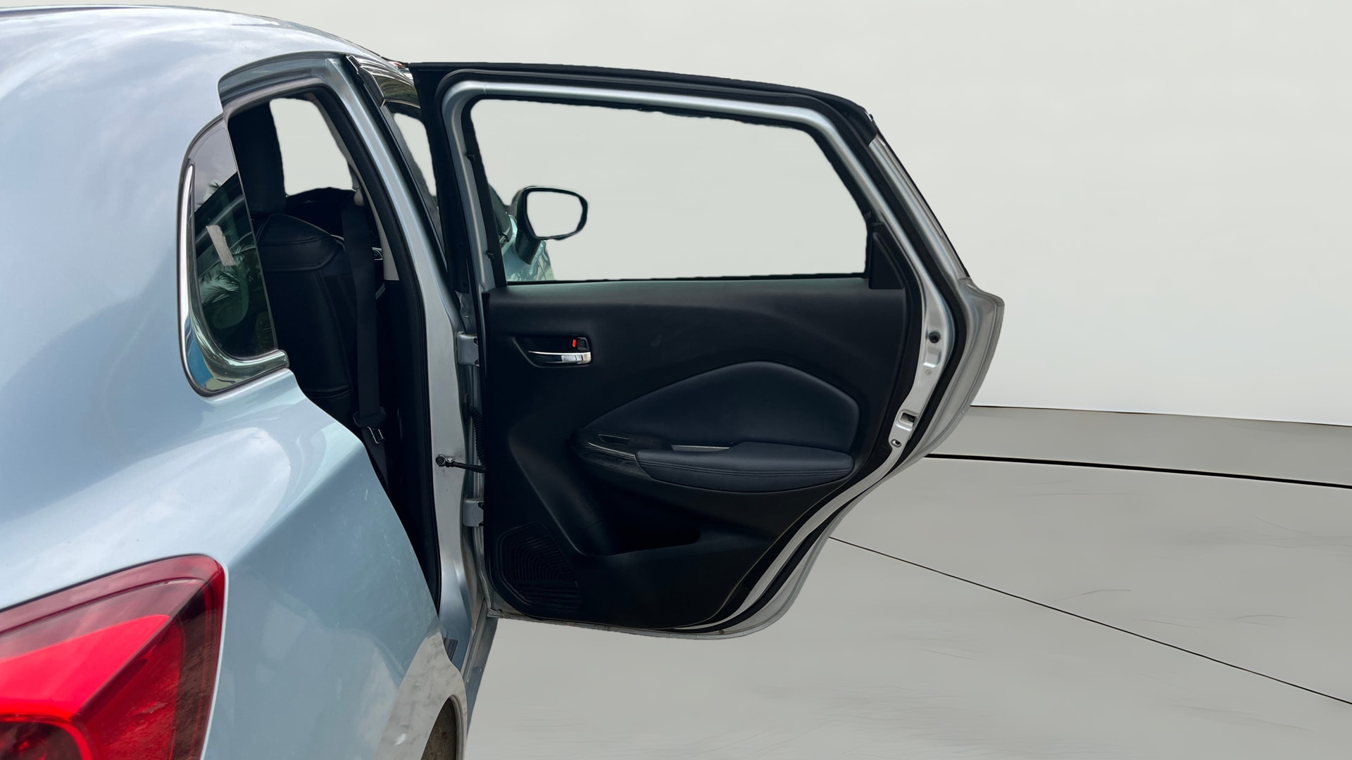 View 2025 Maruti Suzuki 1000 Base Variant Image 7 Used 2025 Maruti Suzuki 1000 Base Variant Image 7