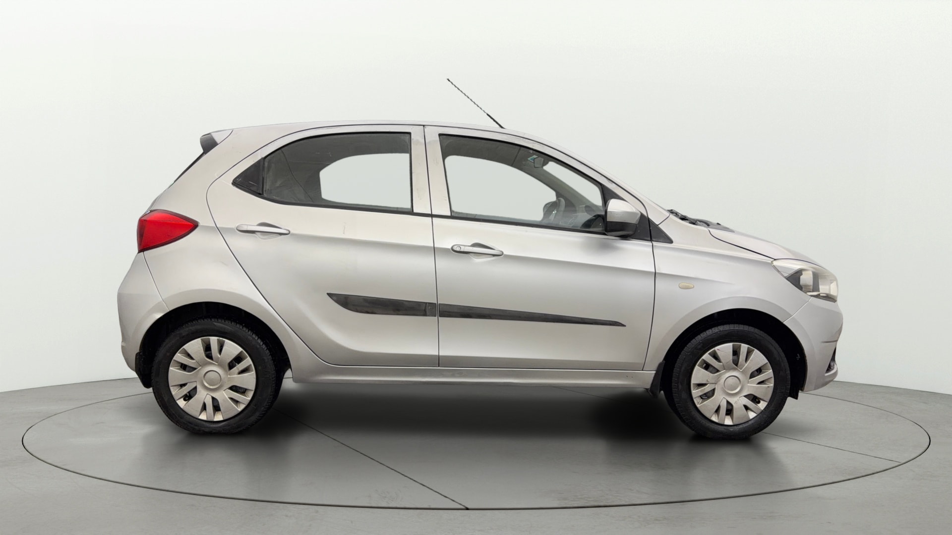 View 2019 Tata Tiago Revotorq XB Image 8 Used 2019 Tata Tiago Revotorq XB Image 8