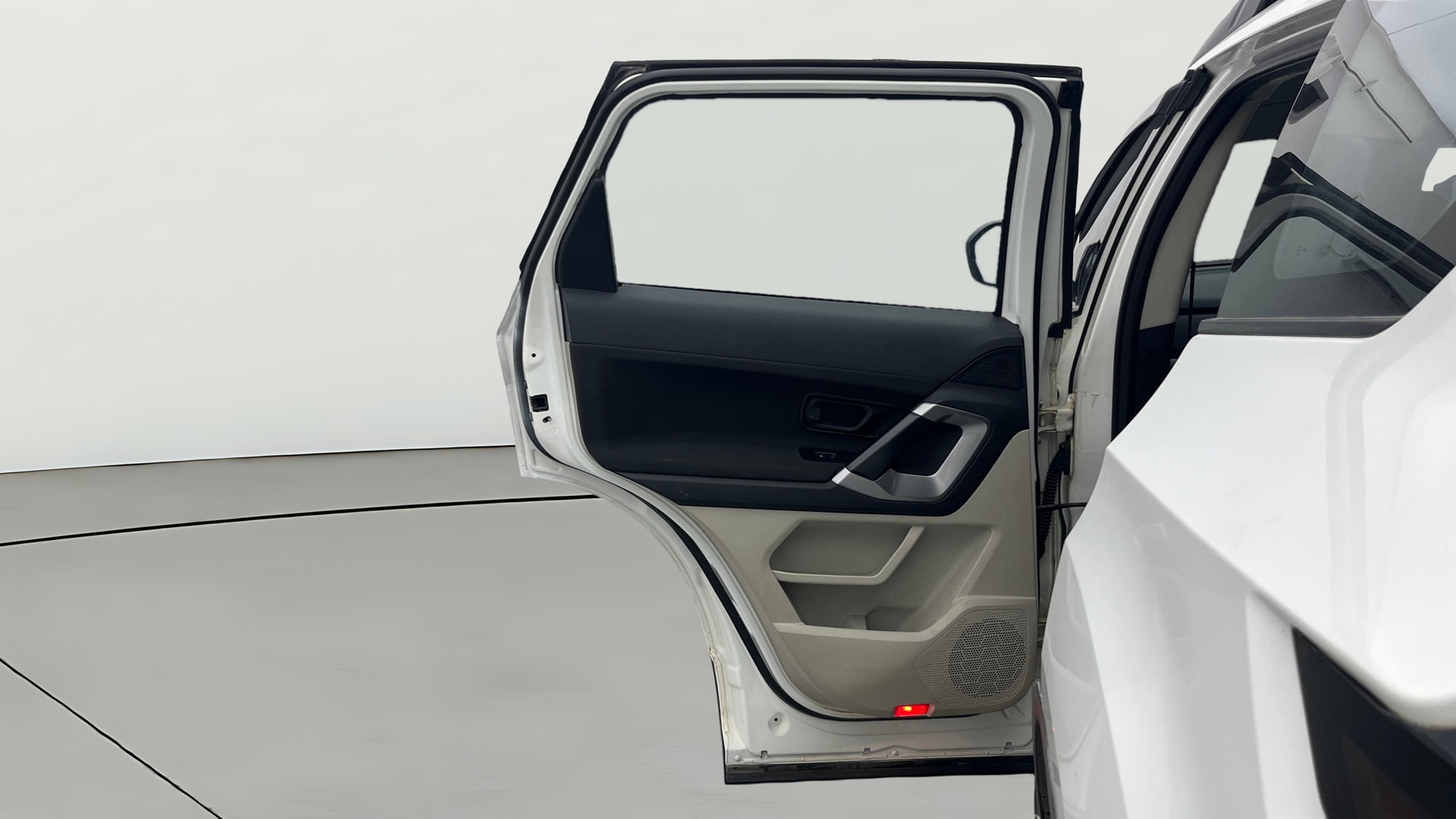 View 2021 Tata Safari XMA Image 23 Used 2021 Tata Safari XMA Image 23