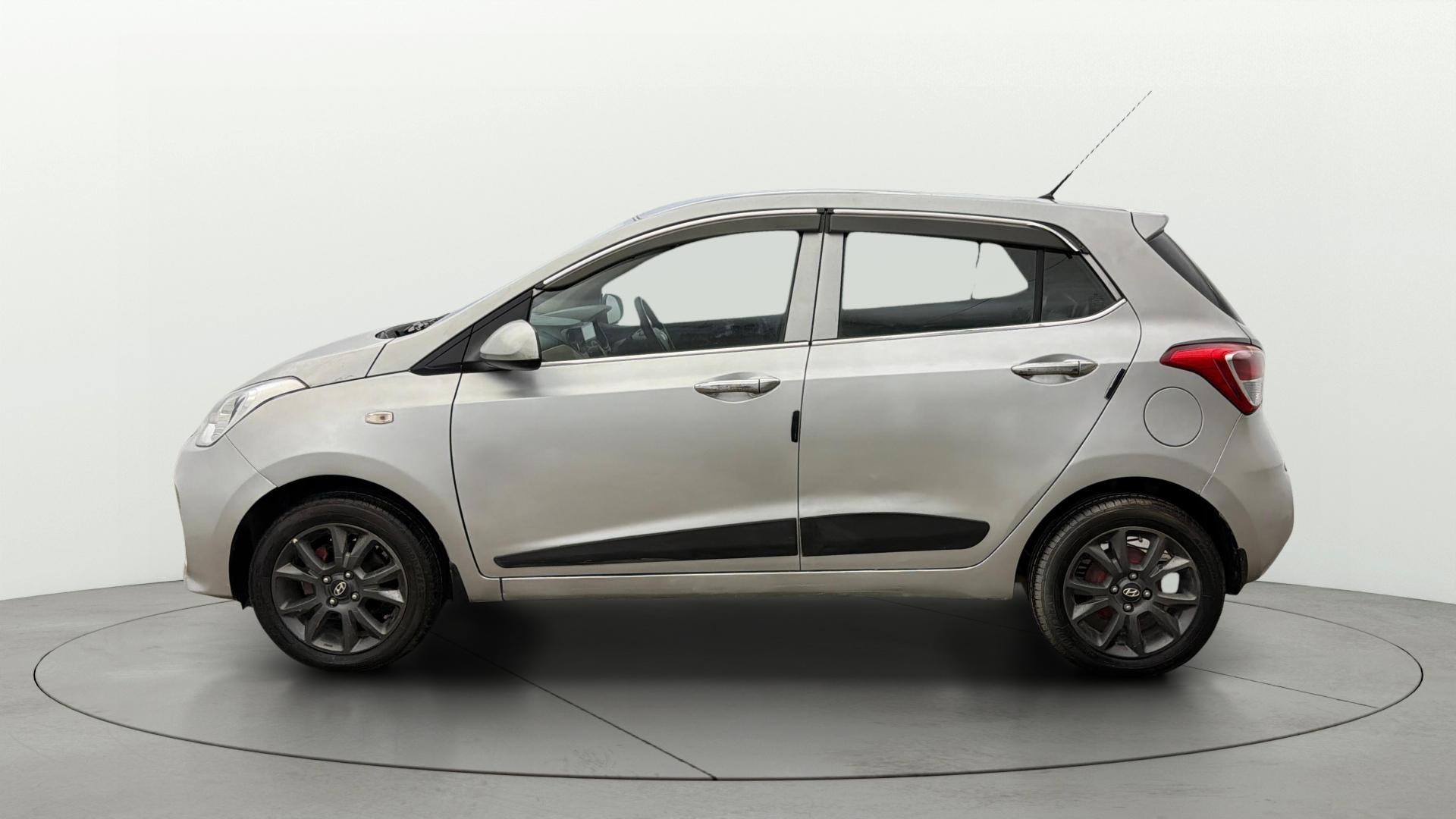 View 2018 Hyundai Grand i10 Magna 1.2 Kappa VTVT Image 5 Used 2018 Hyundai Grand i10 Magna 1.2 Kappa VTVT Image 5
