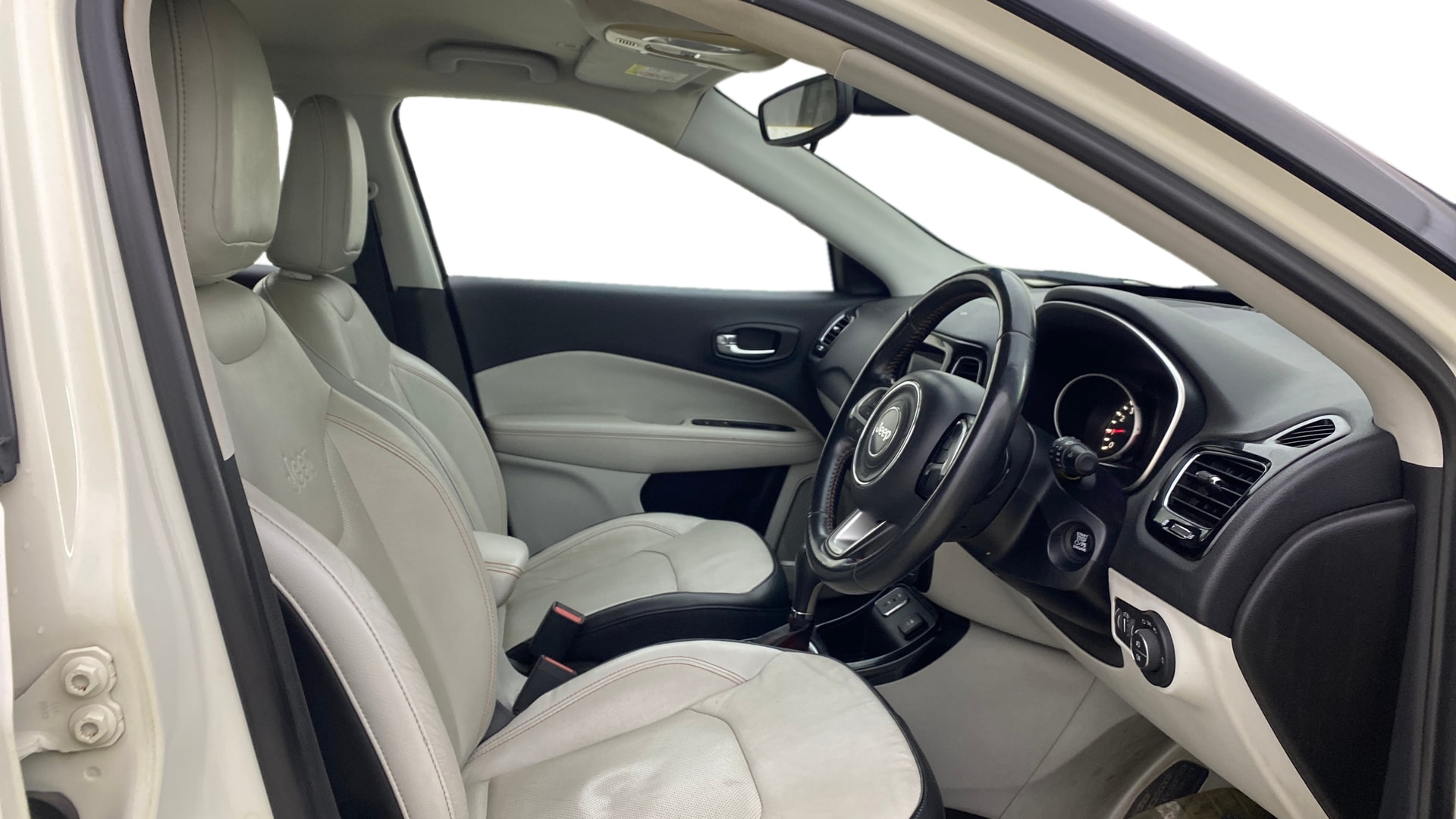 View 2020 Jeep Compass Limited 1.4 Multi AIR Petrol DDCT AT BS IV Image 17 Used 2020 Jeep Compass Limited 1.4 Multi AIR Petrol DDCT AT BS IV Image 17