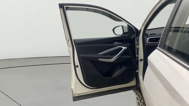 View MG Hector Image 38 Used MG Hector Image 38