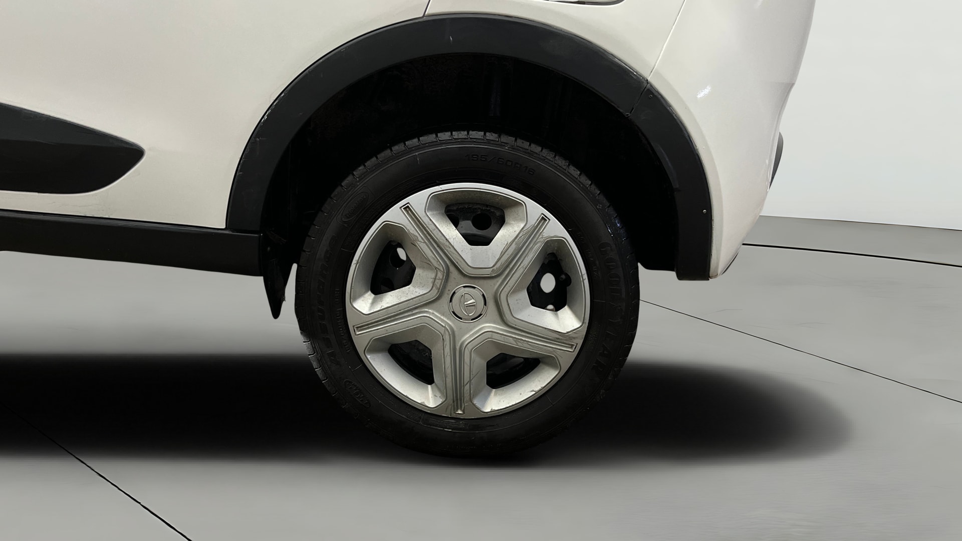 View 2019 Tata Nexon Revotron XM Image 11 Used 2019 Tata Nexon Revotron XM Image 11