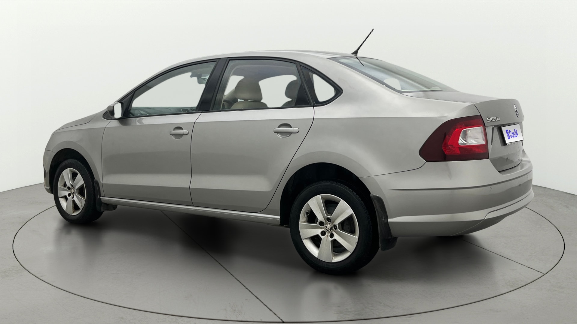 View 2018 Skoda Rapid 1.6 MPI Ambition Petrol AT BS IV Image 2 Used 2018 Skoda Rapid 1.6 MPI Ambition Petrol AT BS IV Image 2