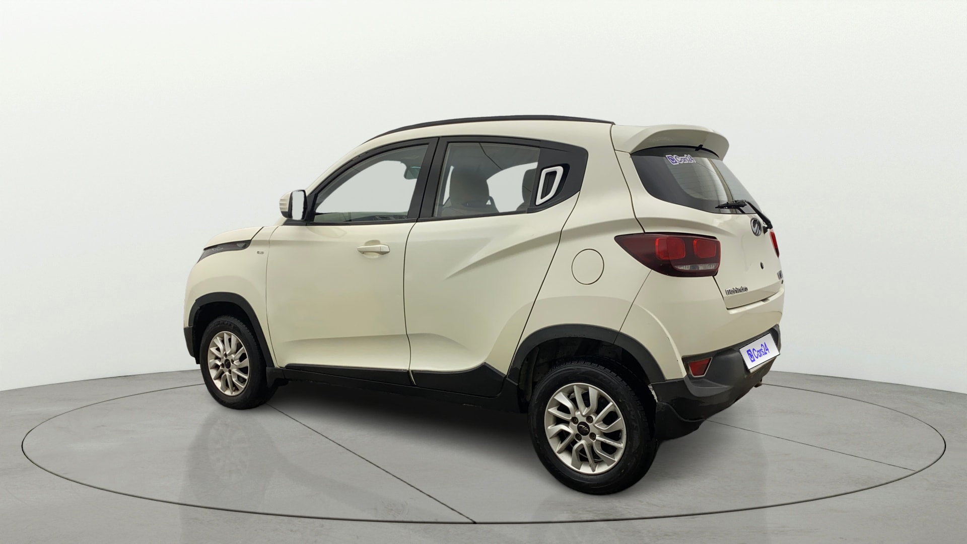 View 2016 Mahindra KUV100 K8 Petrol 5 Seater BS IV Image 2 Used 2016 Mahindra KUV100 K8 Petrol 5 Seater BS IV Image 2