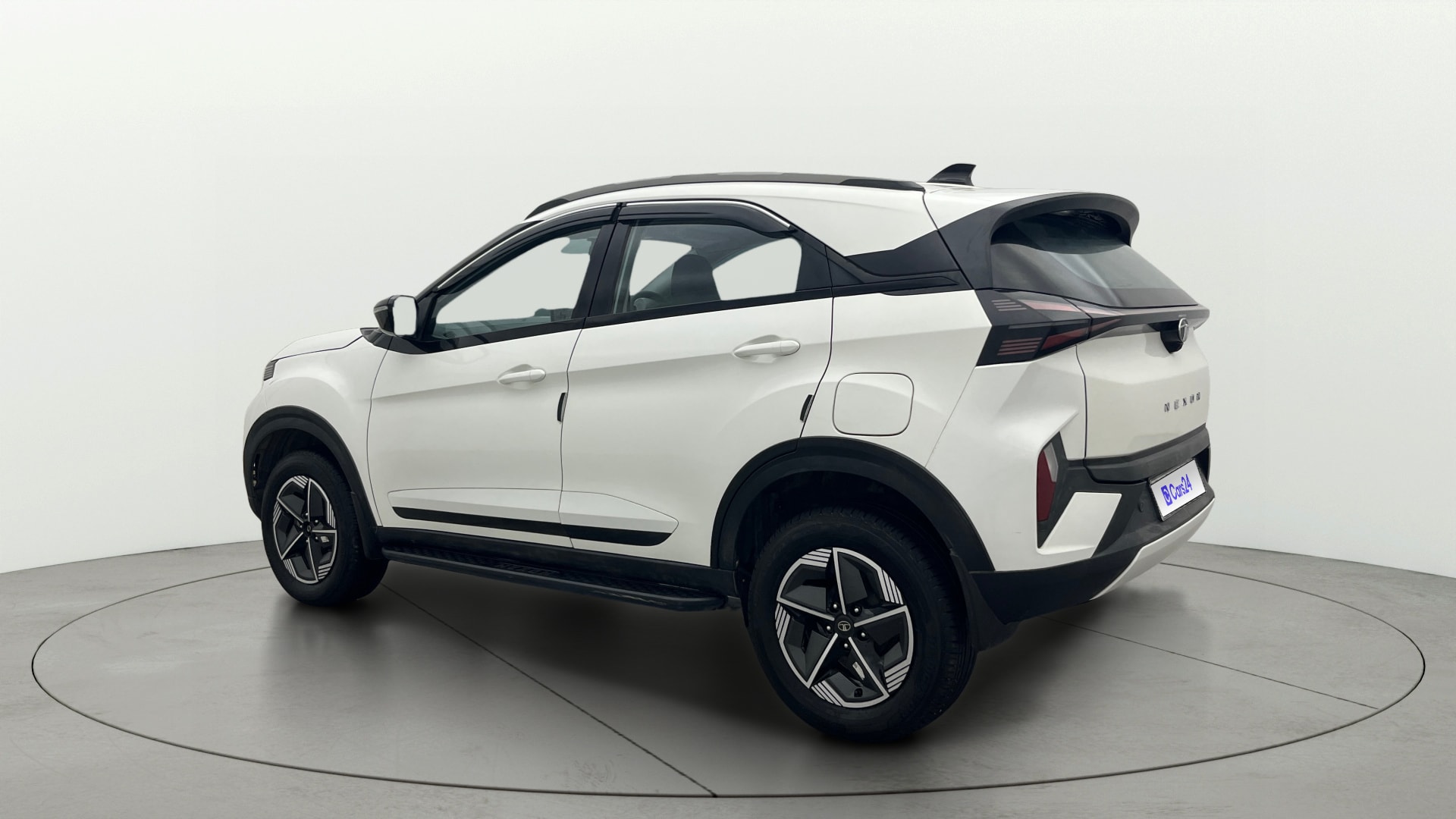 View 2024 Tata Nexon Revotron XE Image 2 Used 2024 Tata Nexon Revotron XE Image 2