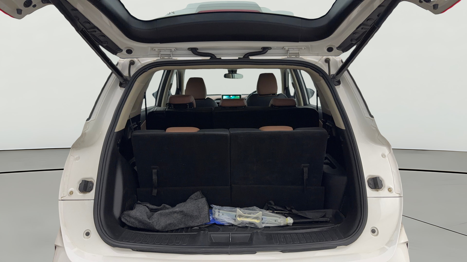 View 2023 MG Hector Plus Sharp Pro 7 Seater CVT Petrol Image 43 Used 2023 MG Hector Plus Sharp Pro 7 Seater CVT Petrol Image 43