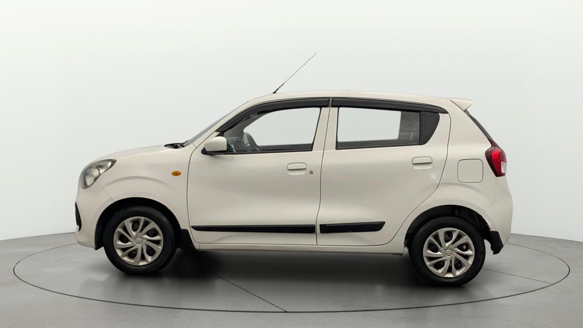 View 2022 Maruti Suzuki 1000 Base Variant Image 5 Used 2022 Maruti Suzuki 1000 Base Variant Image 5