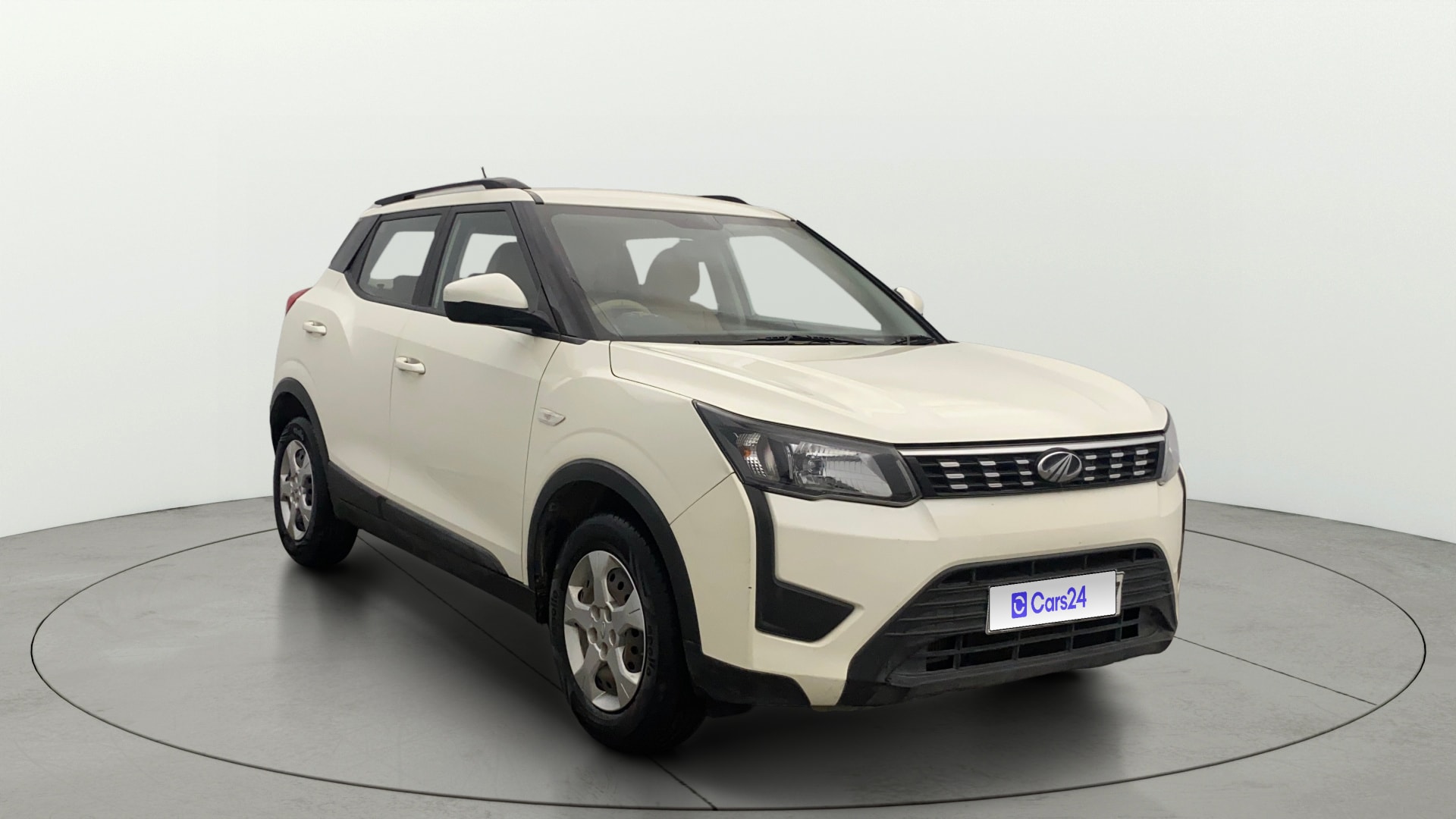 View 2020 Mahindra XUV300 W4 Petrol BS IV Image 21 Used 2020 Mahindra XUV300 W4 Petrol BS IV Image 21