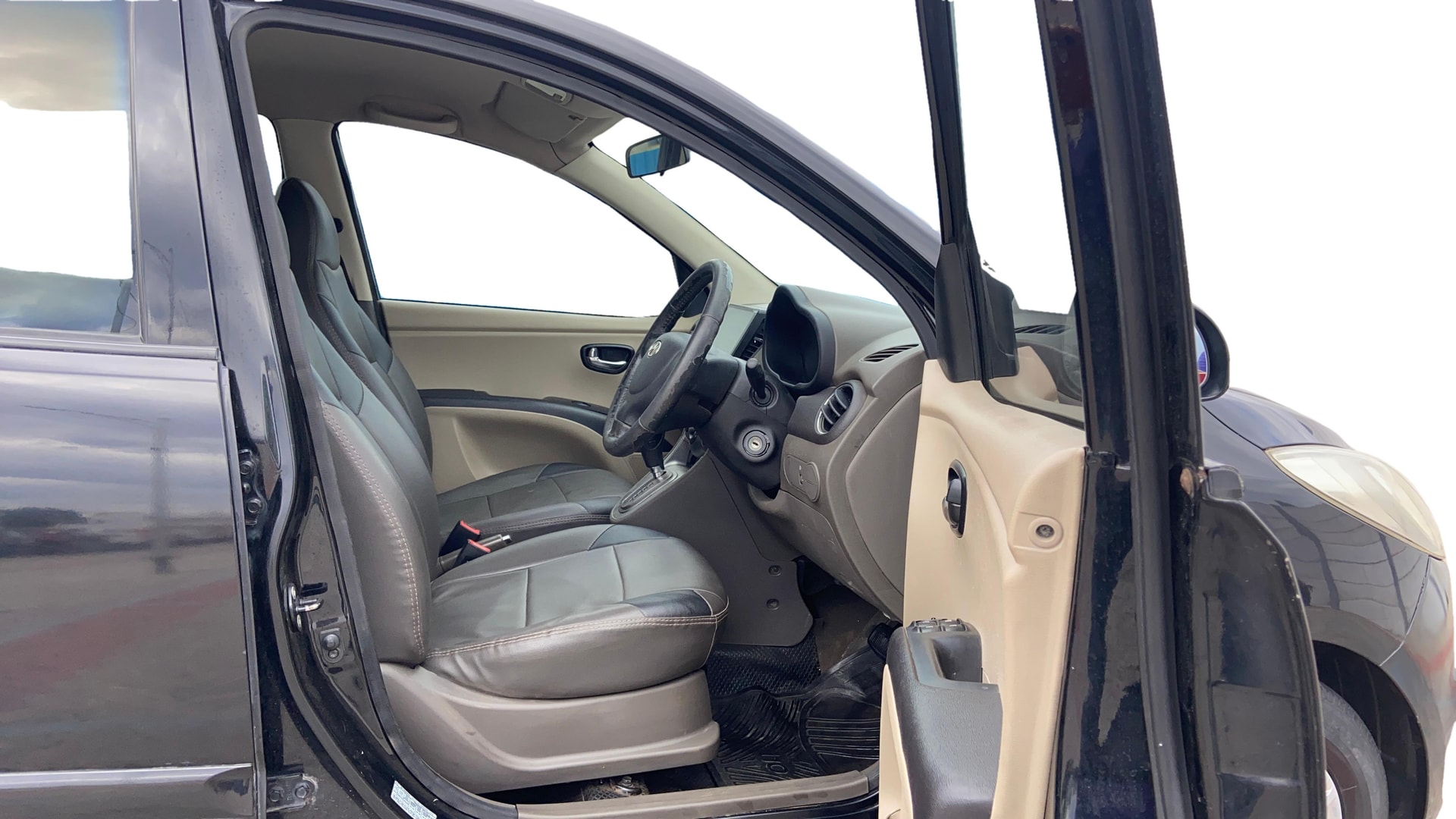 View 2013 Hyundai i10 1.2 Sportz AT Image 26 Used 2013 Hyundai i10 1.2 Sportz AT Image 26
