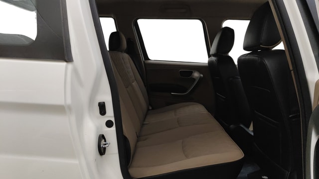 View Mahindra TUV300 Image 29 Used Mahindra TUV300 Image 29
