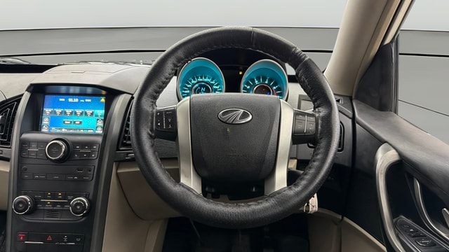 View Mahindra XUV500 Image 22 Used Mahindra XUV500 Image 22