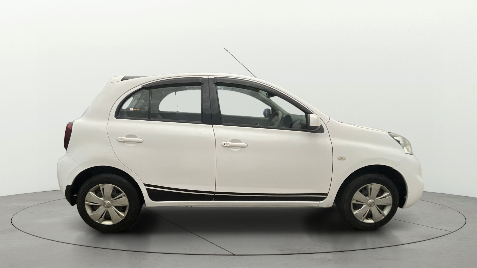 View 2015 Nissan Micra XL (CVT) Image 8 Used 2015 Nissan Micra XL (CVT) Image 8
