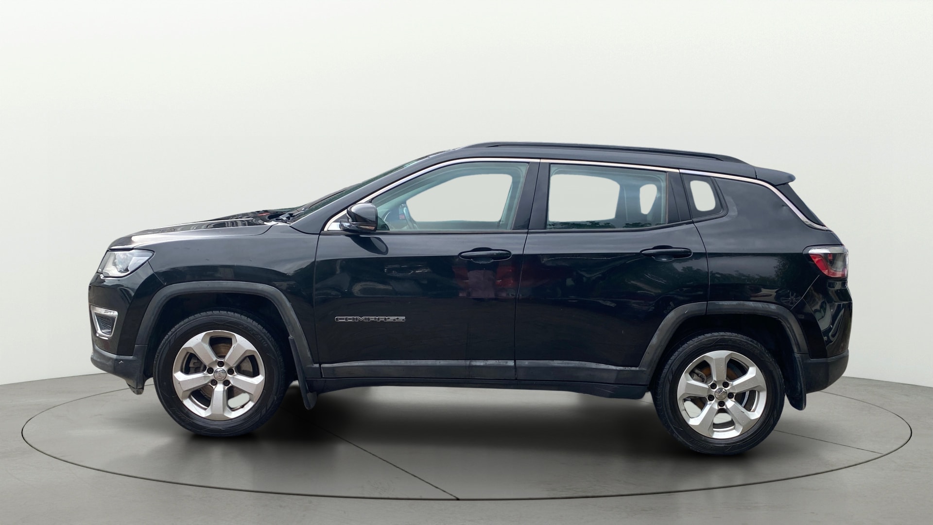 View 2018 Jeep Compass Limited 1.4 Multi AIR Petrol DDCT AT BS IV Image 5 Used 2018 Jeep Compass Limited 1.4 Multi AIR Petrol DDCT AT BS IV Image 5