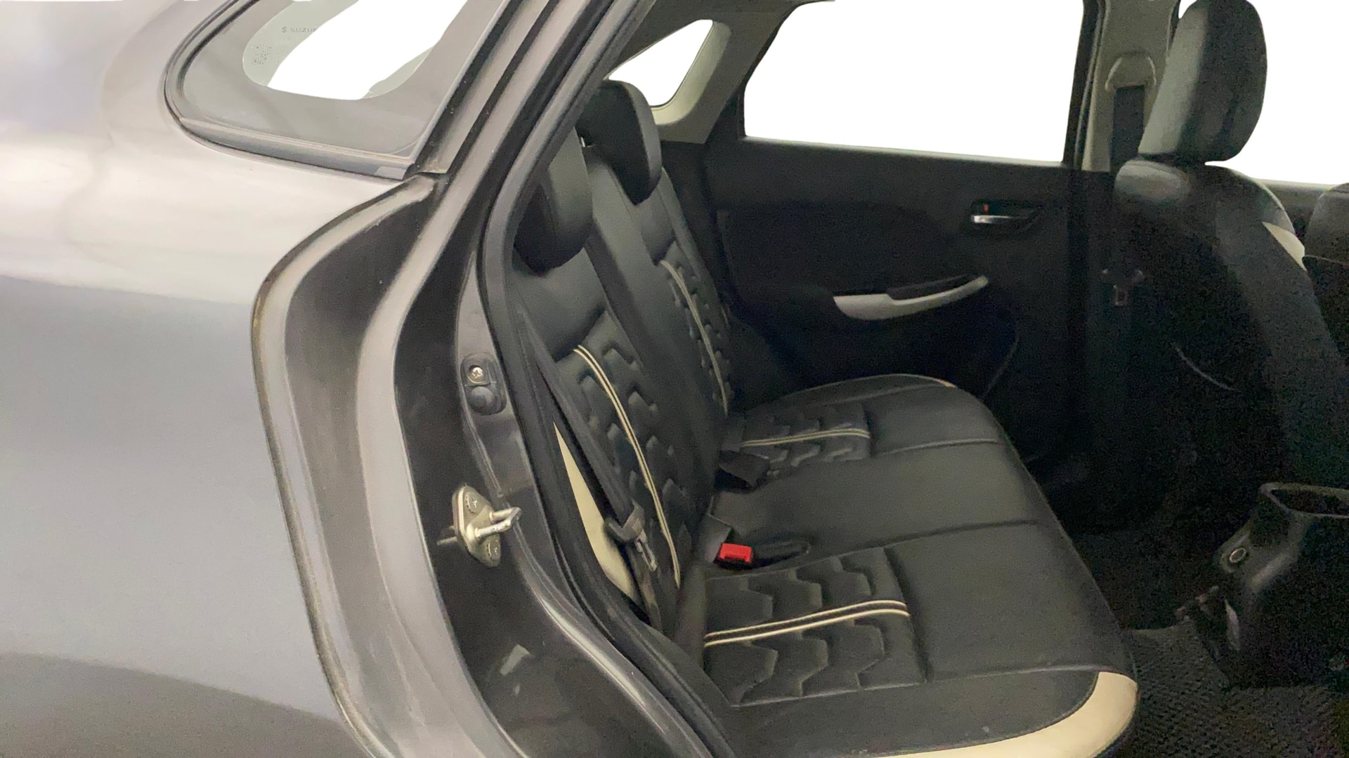View 2018 Maruti Suzuki 1000 Base Variant Image 28 Used 2018 Maruti Suzuki 1000 Base Variant Image 28