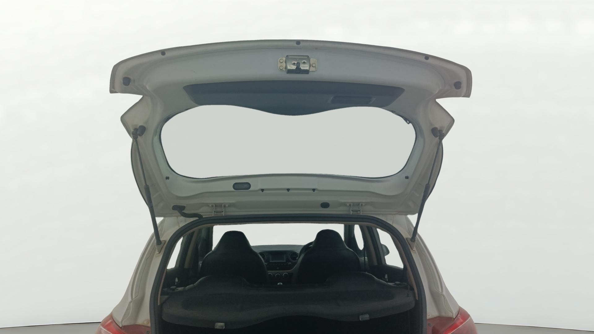 View 2017 Hyundai Grand i10 Sportz 1.2 Kappa Image 29 Used 2017 Hyundai Grand i10 Sportz 1.2 Kappa Image 29