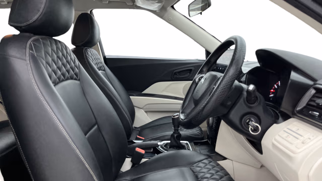 View Mahindra XUV 3XO Image 27 Used Mahindra XUV 3XO Image 27
