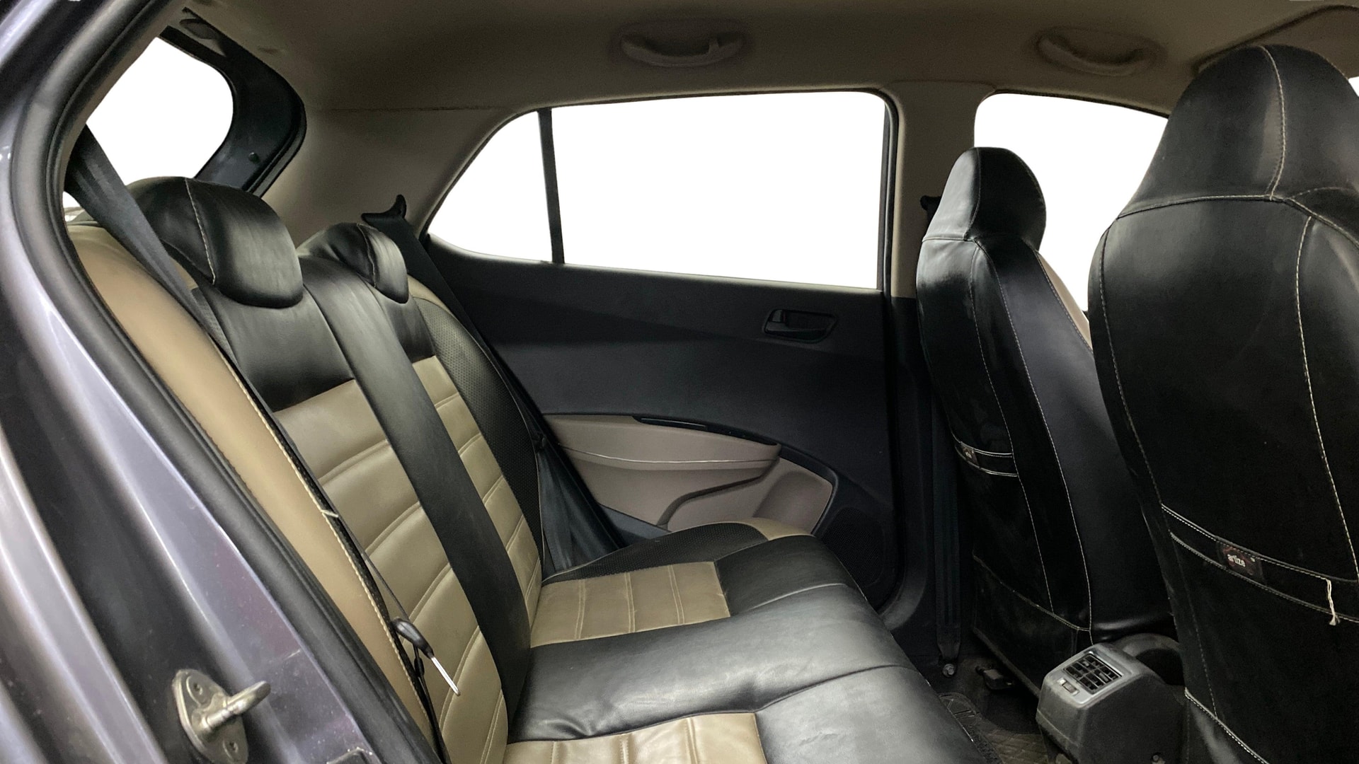 View 2014 Hyundai Grand i10 Magna 1.2 Kappa VTVT Image 29 Used 2014 Hyundai Grand i10 Magna 1.2 Kappa VTVT Image 29