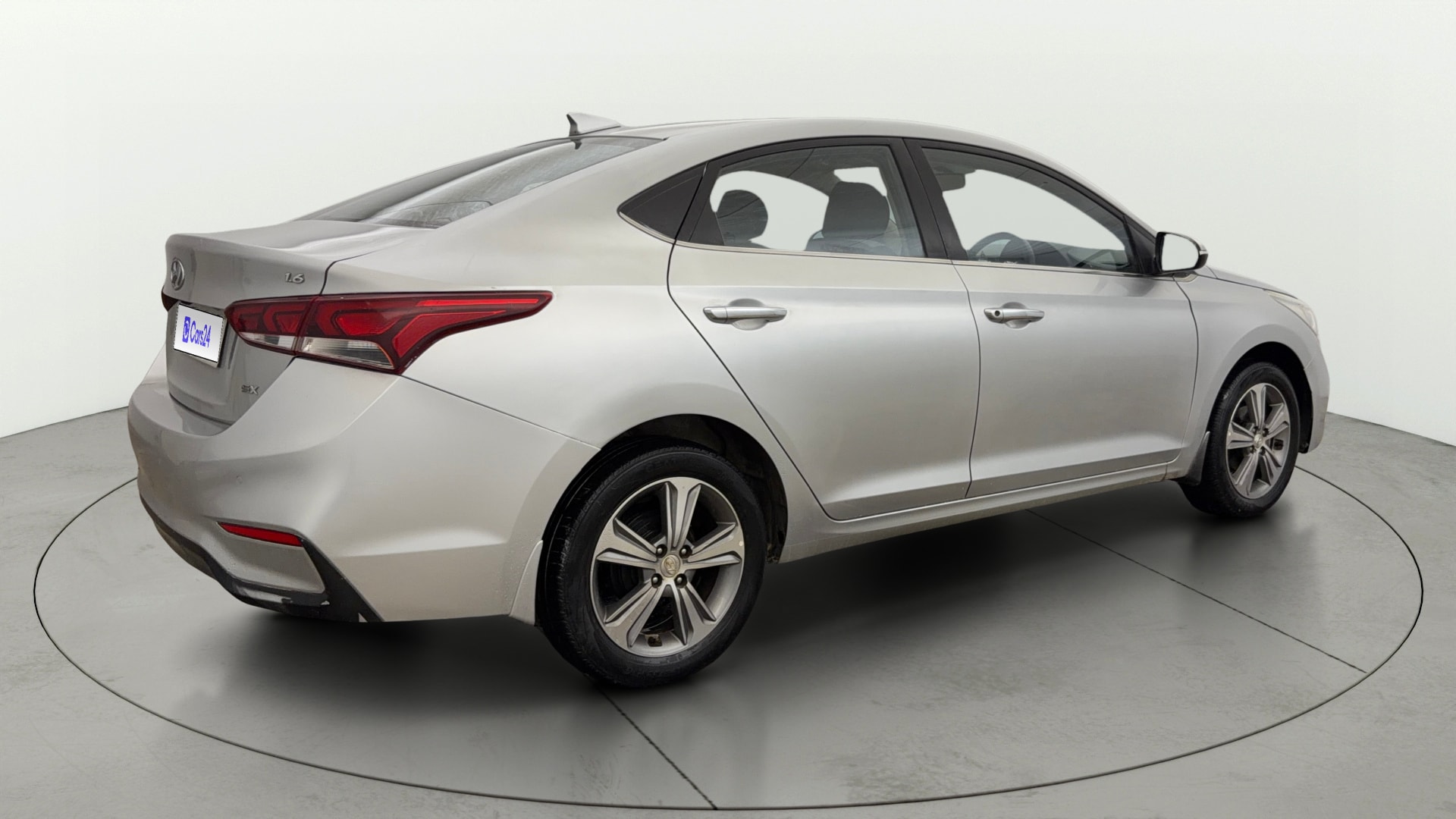 View 2018 Hyundai Verna 1.6 VTVT SX Image 43 Used 2018 Hyundai Verna 1.6 VTVT SX Image 43