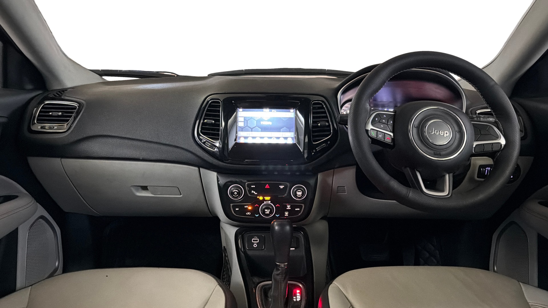 View 2018 Jeep Compass Limited 1.4 Multi AIR Petrol DDCT AT BS IV Image 15 Used 2018 Jeep Compass Limited 1.4 Multi AIR Petrol DDCT AT BS IV Image 15