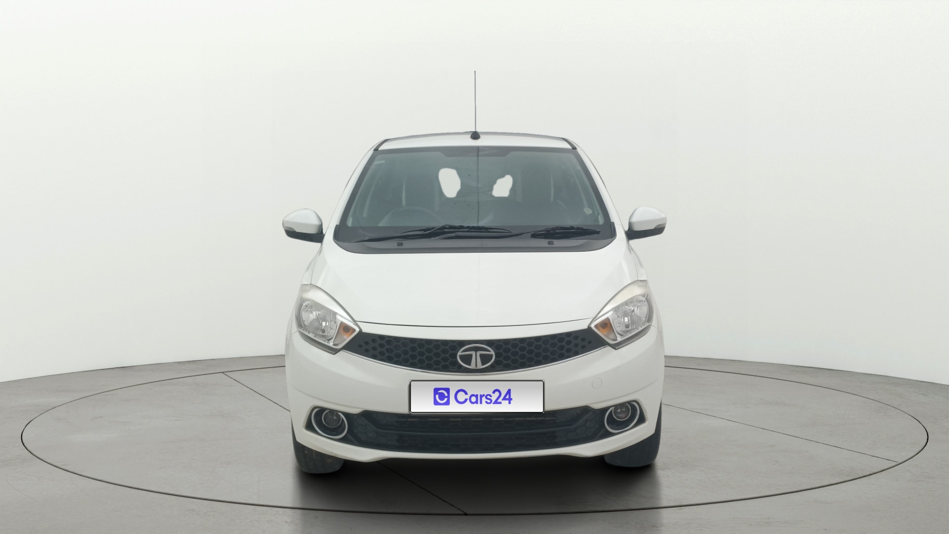View 2019 Tata Tiago Revotorq XB Image 1 Used 2019 Tata Tiago Revotorq XB Image 1