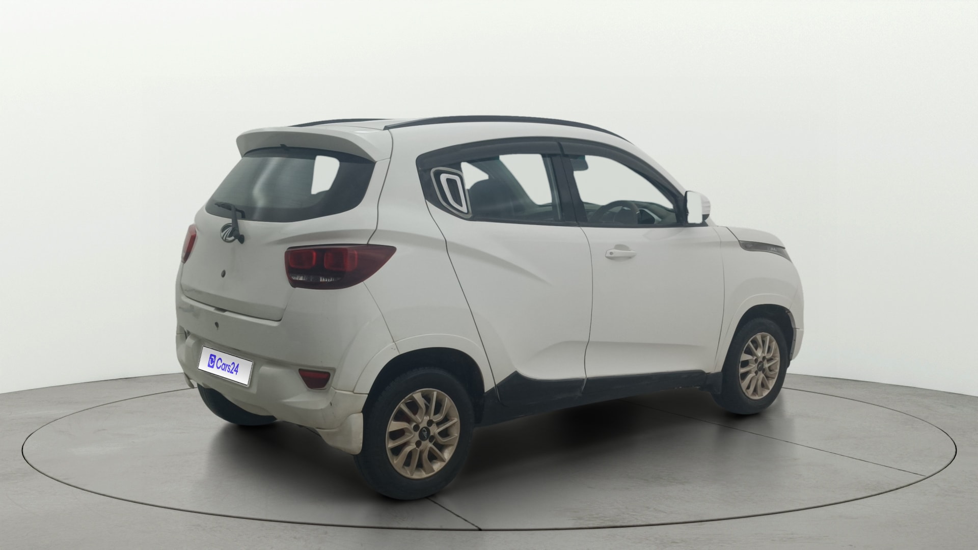 View 2016 Mahindra KUV100 K8 Diesel 6 Seater BS IV Image 42 Used 2016 Mahindra KUV100 K8 Diesel 6 Seater BS IV Image 42