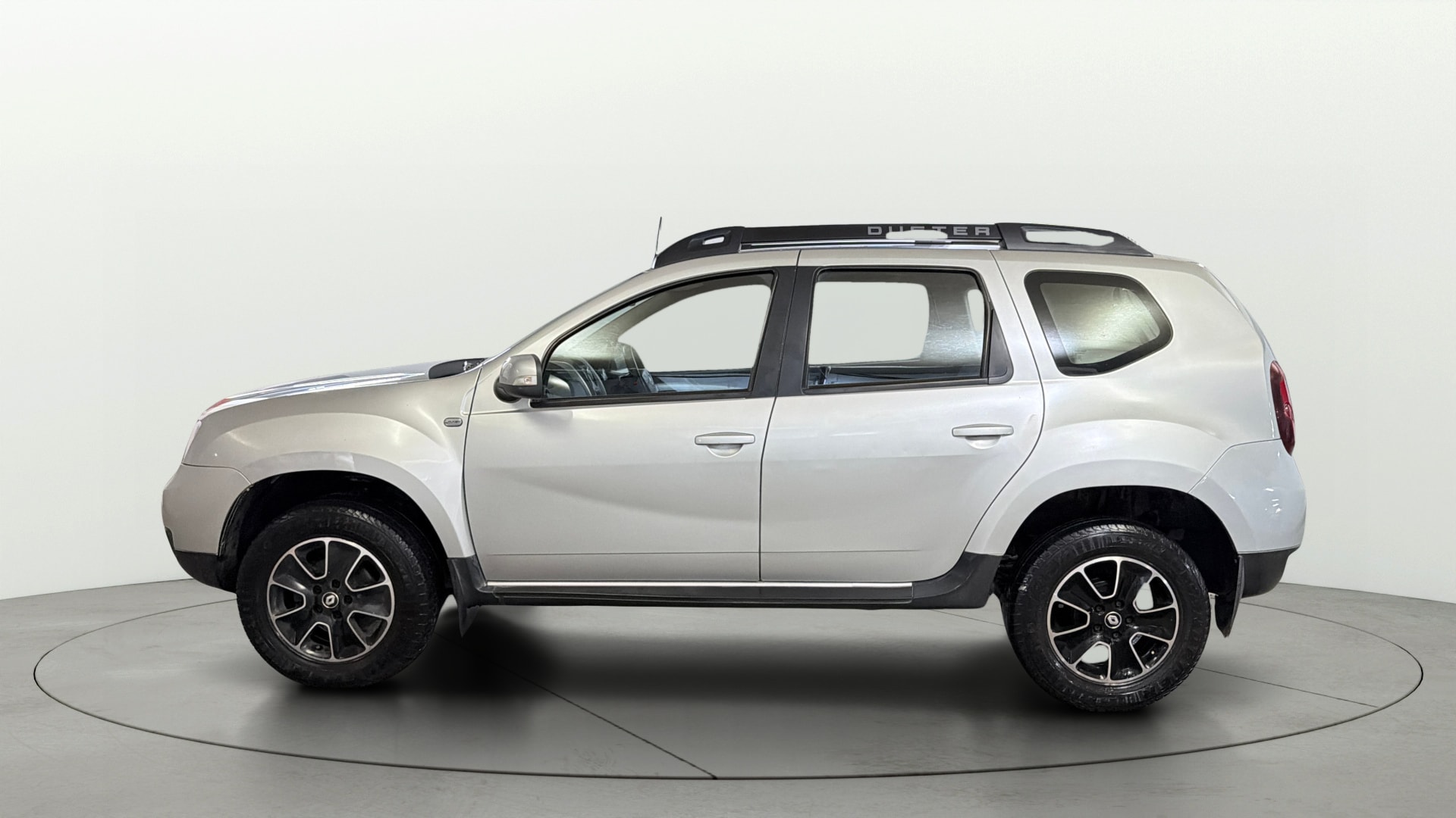 View 2019 Renault Duster Petrol RxS CVT Petrol Image 5 Used 2019 Renault Duster Petrol RxS CVT Petrol Image 5
