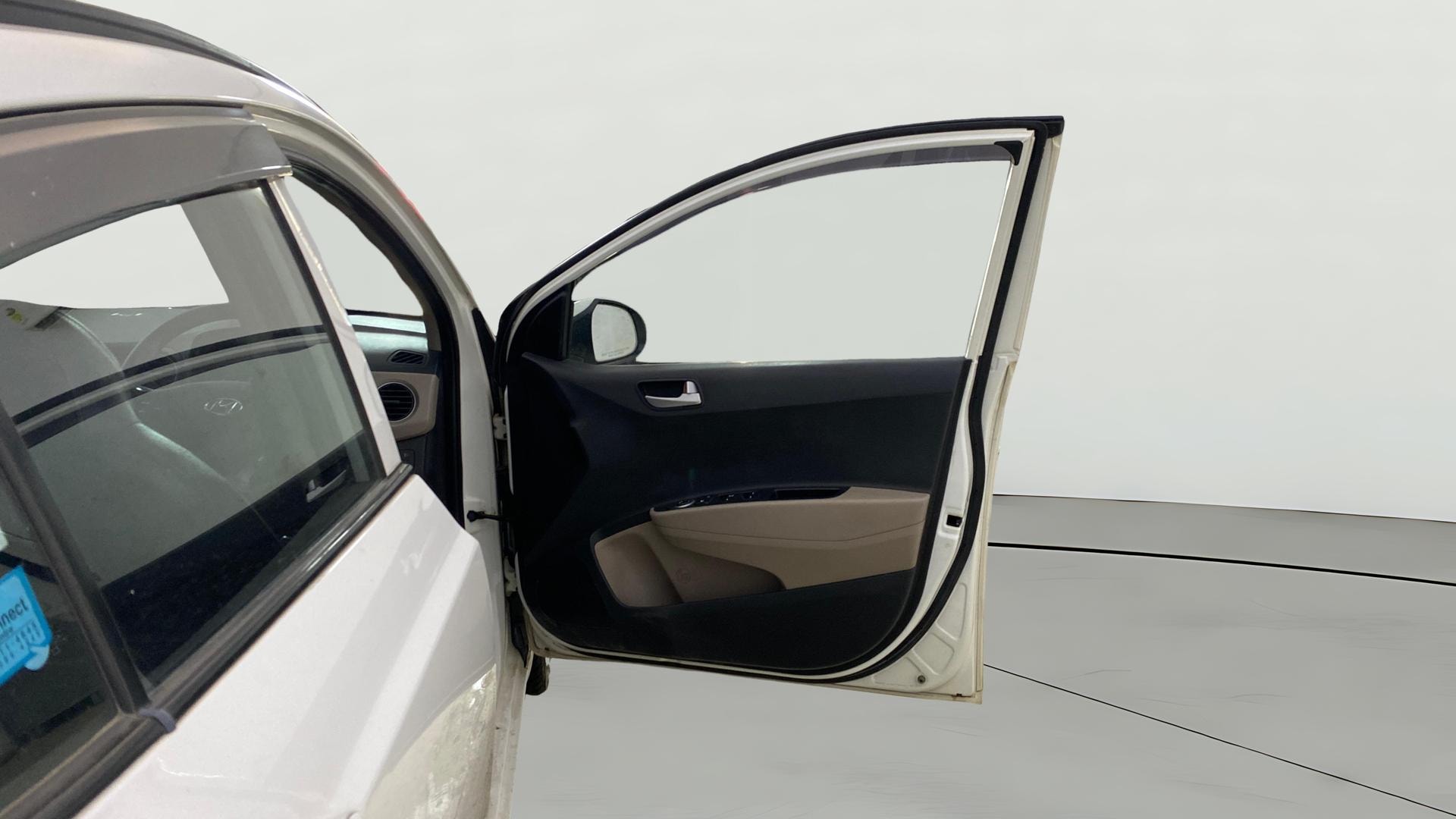 View 2016 Hyundai Grand i10 Sportz 1.2 Kappa Image 43 Used 2016 Hyundai Grand i10 Sportz 1.2 Kappa Image 43