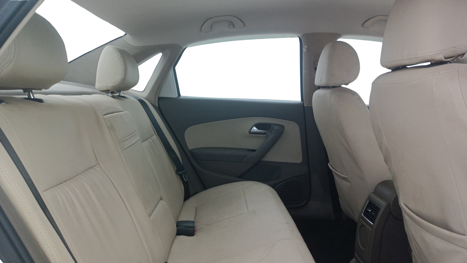 View 2013 Skoda Rapid 1.6 MPI Ambition Petrol BS IV Image 29 Used 2013 Skoda Rapid 1.6 MPI Ambition Petrol BS IV Image 29