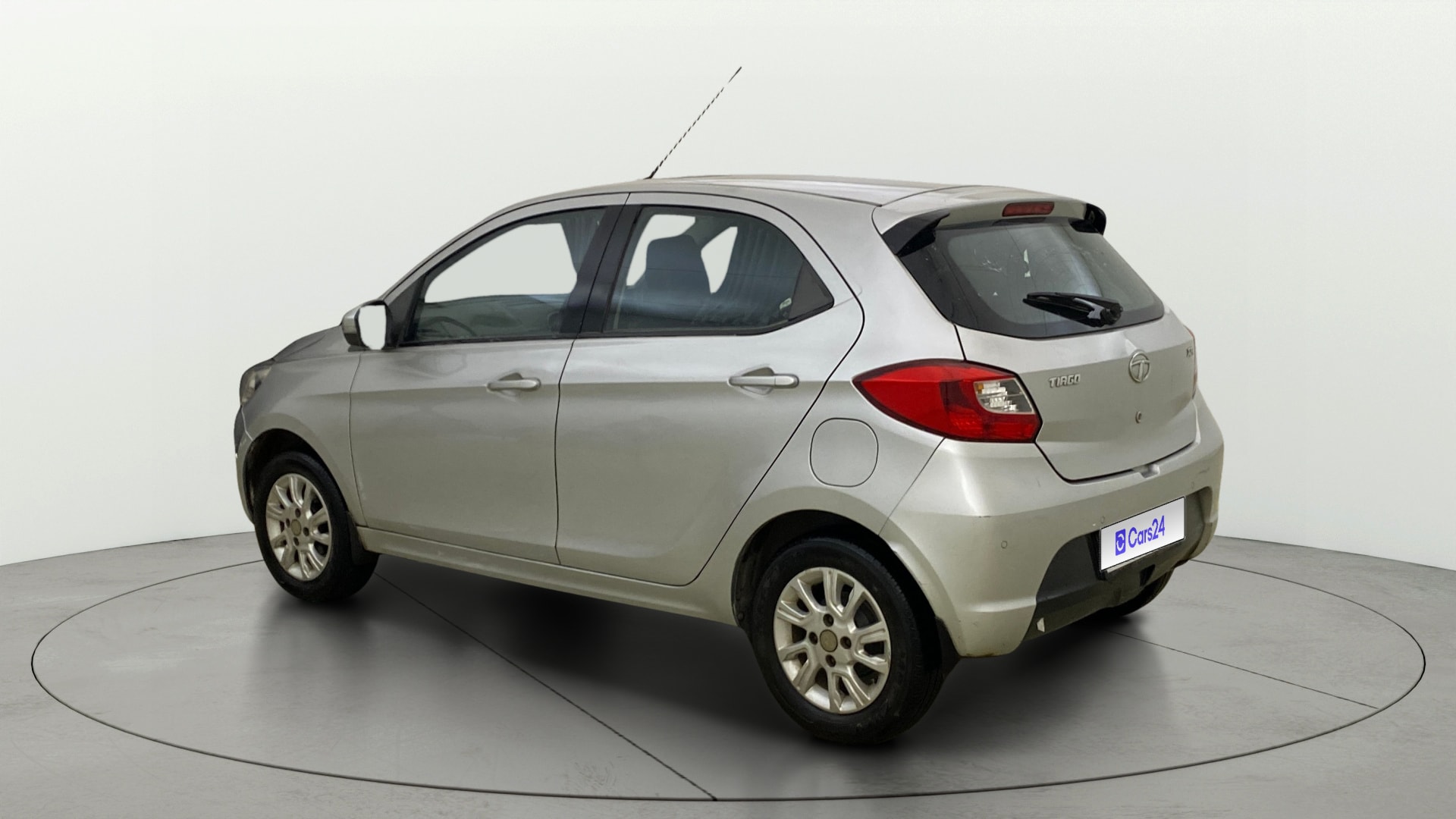 View 2018 Tata Tiago Revotorq XB Image 2 Used 2018 Tata Tiago Revotorq XB Image 2