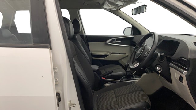 View Kia Carens Image 18 Used Kia Carens Image 18