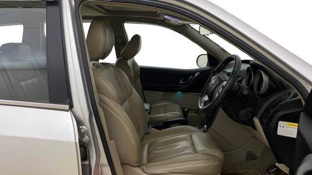 View Mahindra XUV500 Image 28 Used Mahindra XUV500 Image 28
