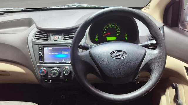 View Hyundai EON Image 20 Used Hyundai EON Image 20