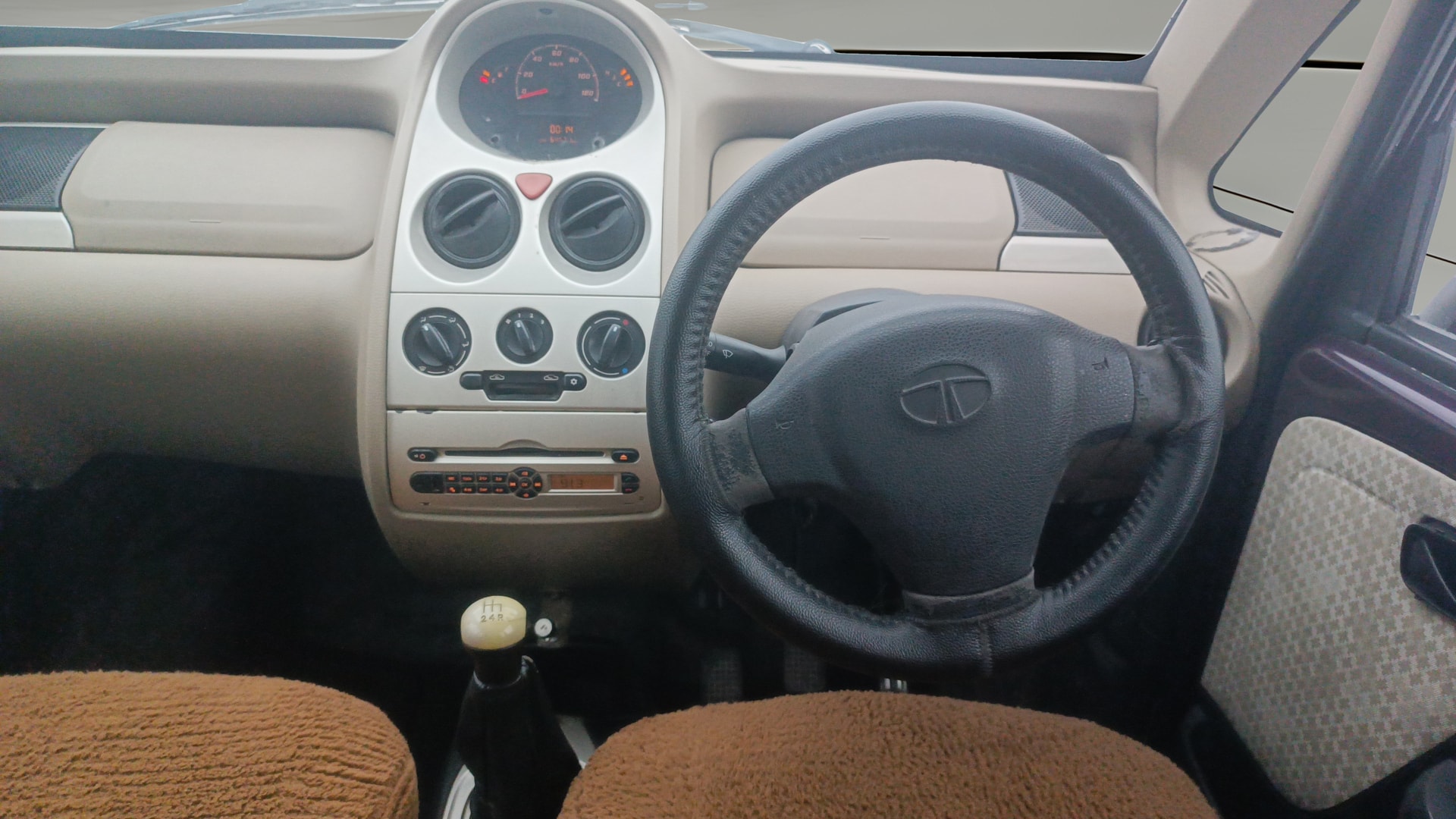 View 2014 Tata Nano Twist XT Image 20 Used 2014 Tata Nano Twist XT Image 20