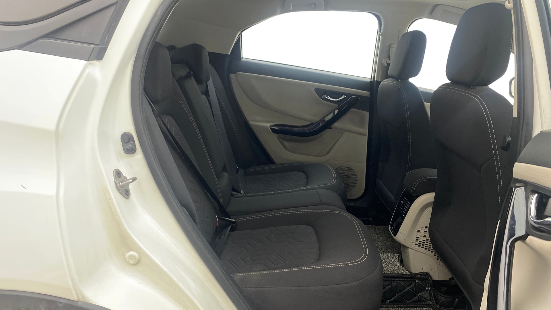 View 2023 Tata Nexon Revotron XE Image 31 Used 2023 Tata Nexon Revotron XE Image 31