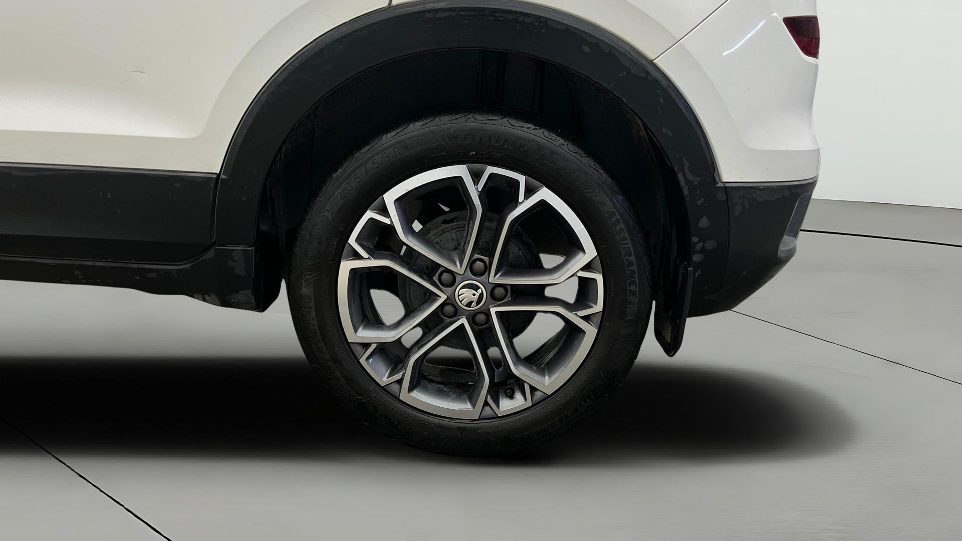 View 2021 Skoda Kushaq Style 1.0 TSI MT Image 8 Used 2021 Skoda Kushaq Style 1.0 TSI MT Image 8