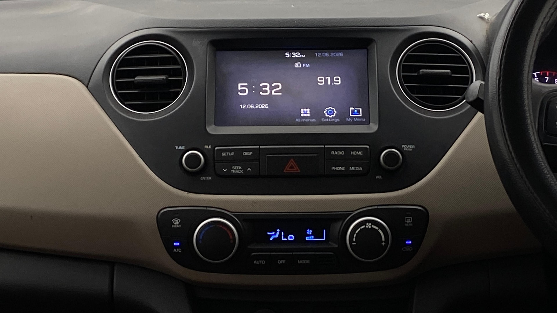 View 2018 Hyundai Grand i10 1.2 Asta Petrol Image 17 Used 2018 Hyundai Grand i10 1.2 Asta Petrol Image 17