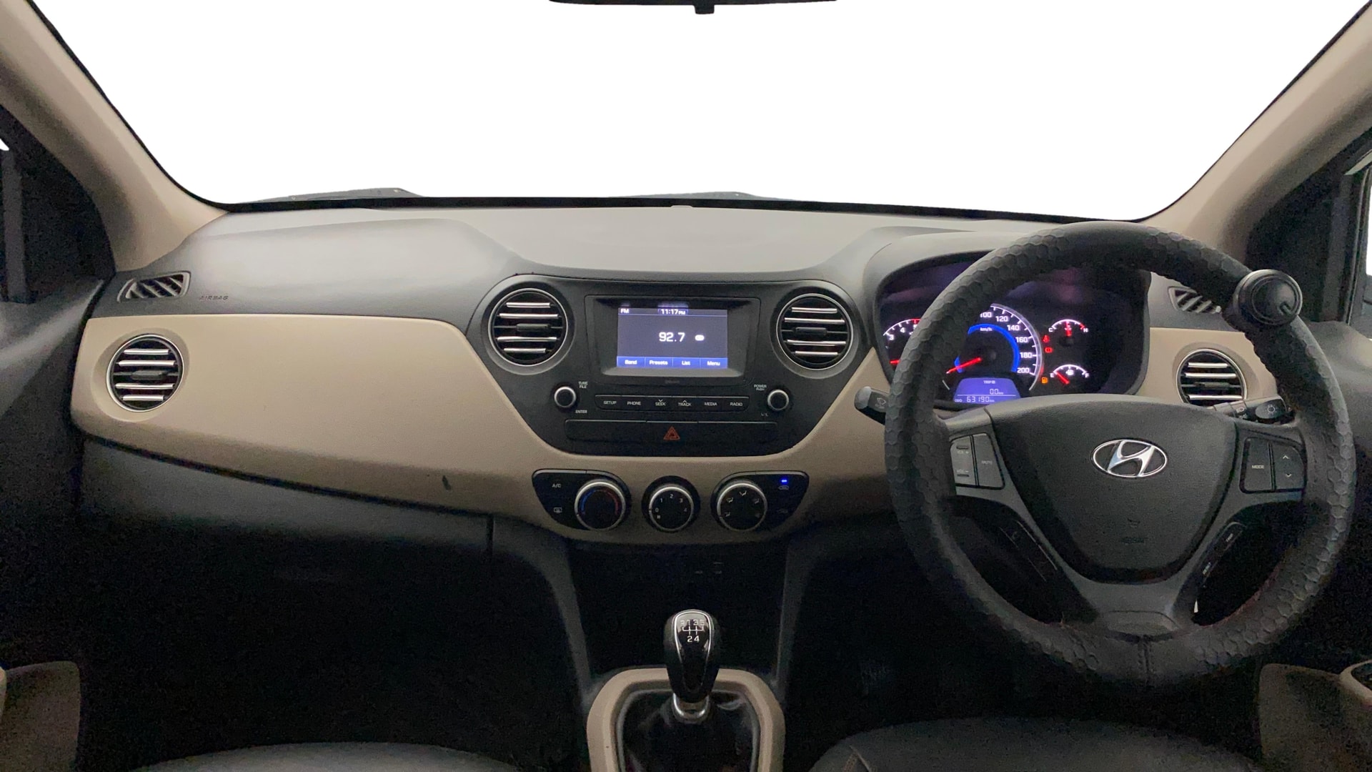 View 2018 Hyundai Grand i10 1.2 Sportz Diesel Image 16 Used 2018 Hyundai Grand i10 1.2 Sportz Diesel Image 16