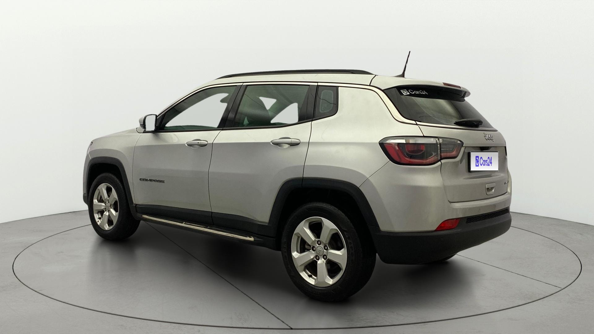 View 2017 Jeep Compass Limited 1.4 Multi AIR Petrol DDCT AT BS IV Image 2 Used 2017 Jeep Compass Limited 1.4 Multi AIR Petrol DDCT AT BS IV Image 2